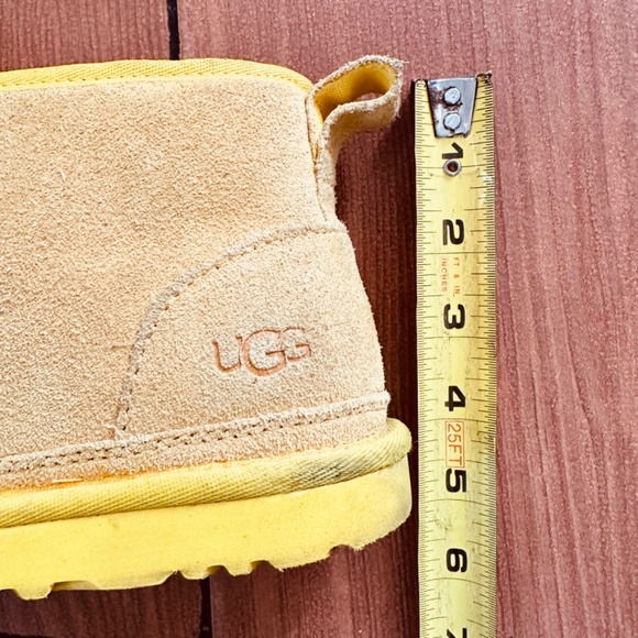 UGG Neumel Yellow Suede Lace Up Logo Ankle Chukka Boot Women's 8 - Picture 7 of 12